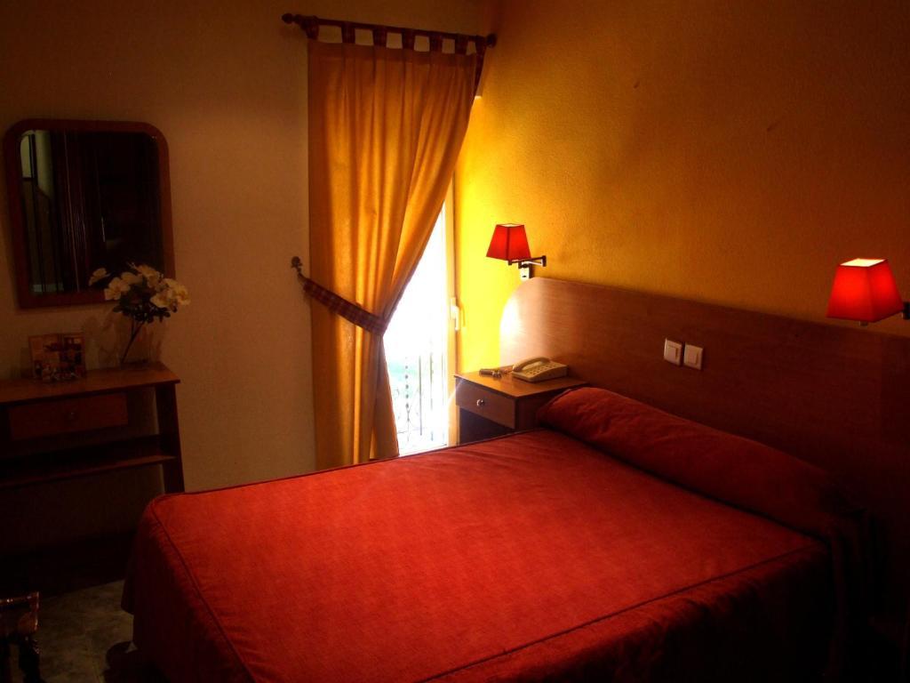 Hostal Santa Marta Αράνχουεζ Εξωτερικό φωτογραφία
